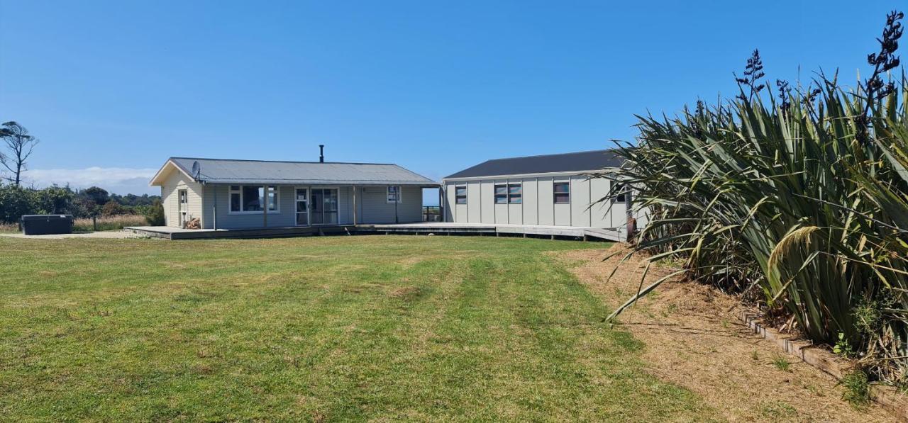Rarakau Lodge Tuatapere Exterior photo